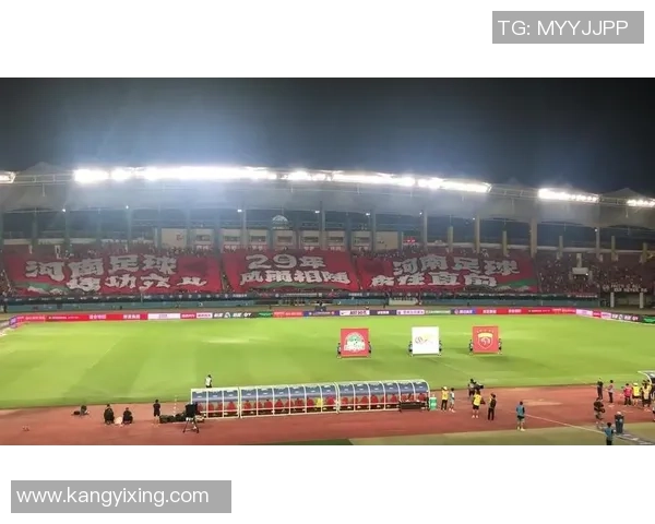 实况足球明星挑战赛盛况空前球迷热情高涨共庆足球激情之夜